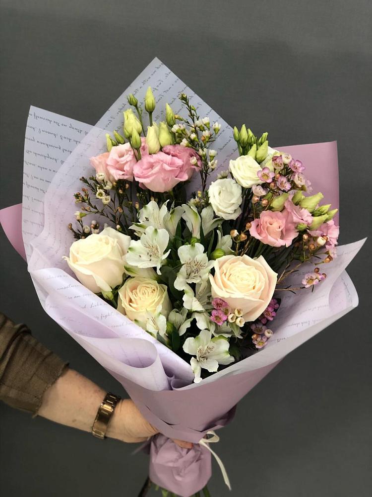 Букет цветов из: Альстромерии, Розы и Лизиантусы в Измайлово