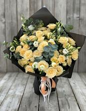 Букет цветов из:  Розы и Лизиантусы в Измайлово