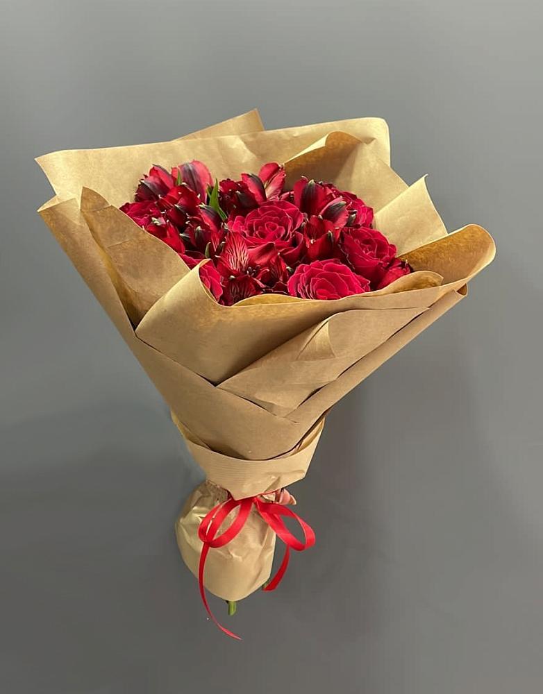 Букет цветов из: Альстромерии и Розы в Измайлово