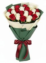 Букет Микс из красных и белых роз в Измайлово