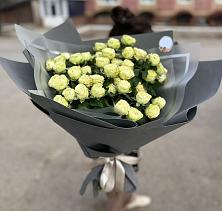 Букет Белые кустовые розы Солинеро в Измайлово