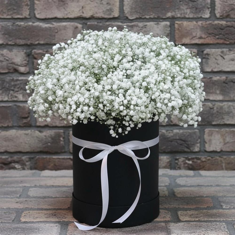 Цветочная композиция из Гипсофила в шляпной коробке в Измайлово