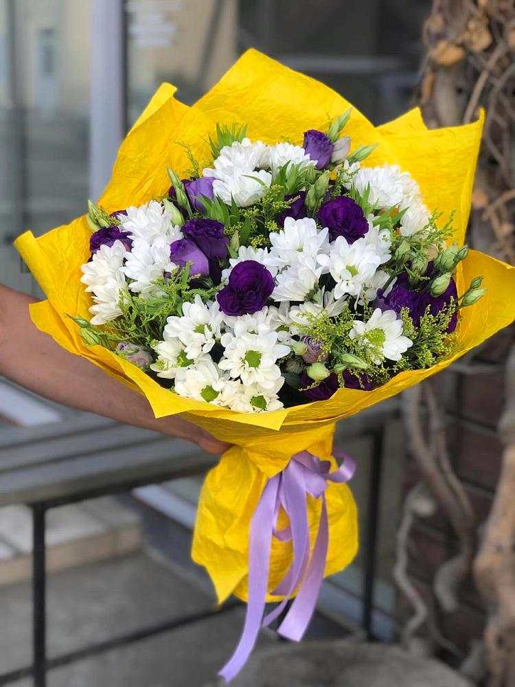 Букет цветов из: Ирисы, Хризантемы и Ромашки в Измайлово