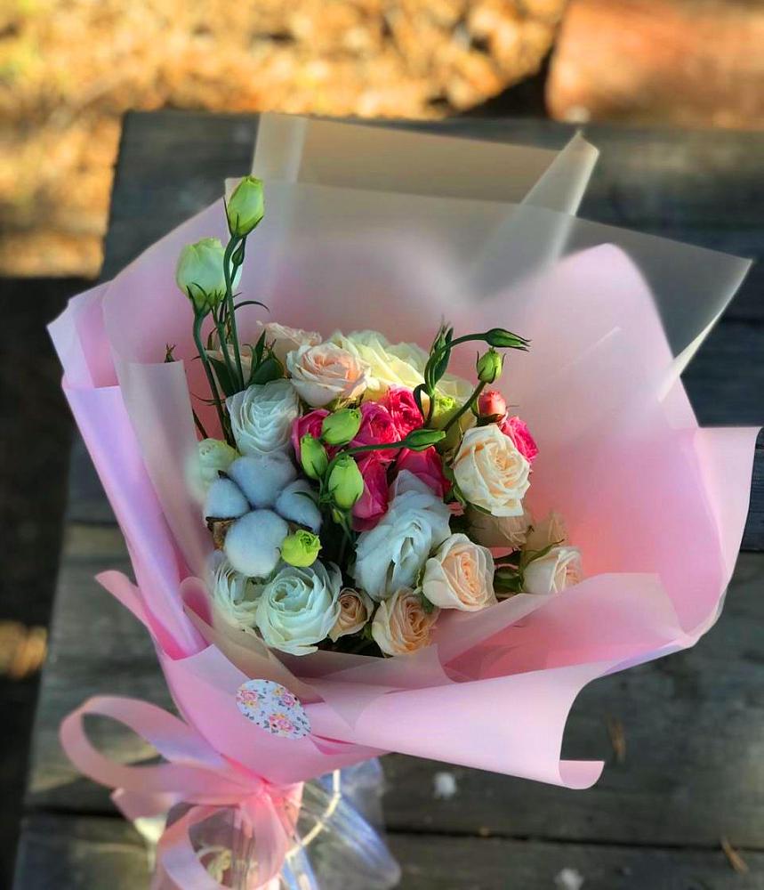 Букет цветов из: Розы и Лизиантусы в Измайлово