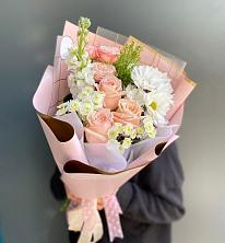 Букет цветов из:  Хризантемы и Розы в Измайлово