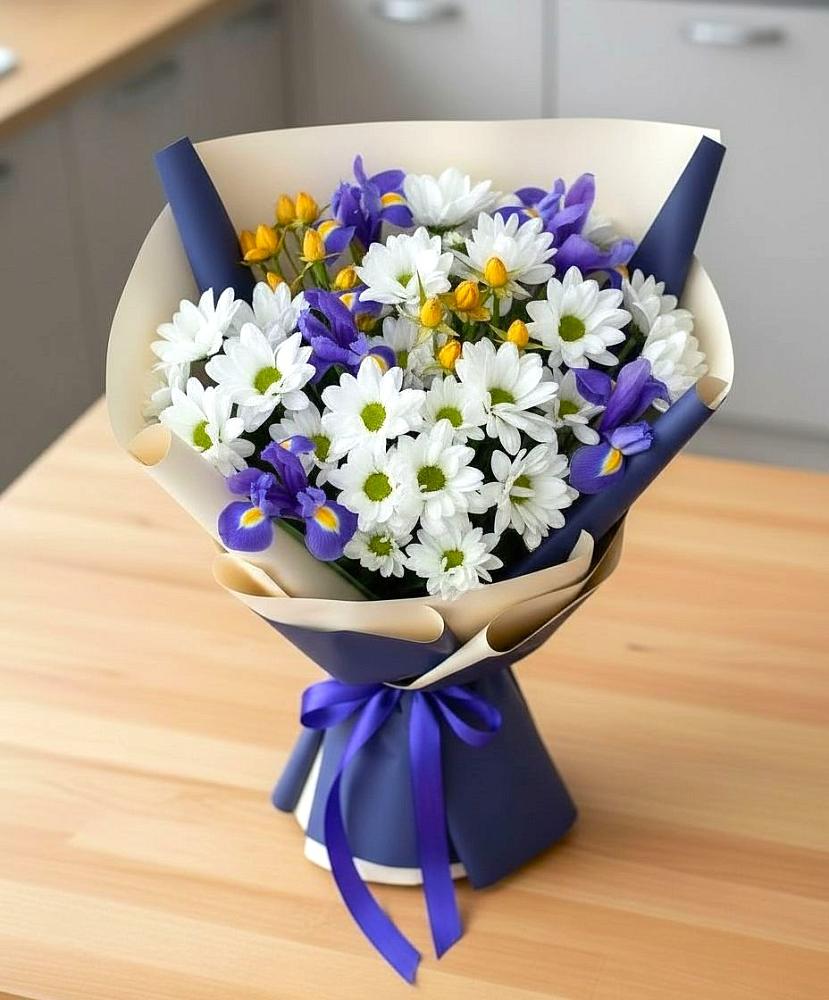 Букет цветов из: Розы, Ирисы и Хризантемы в Измайлово