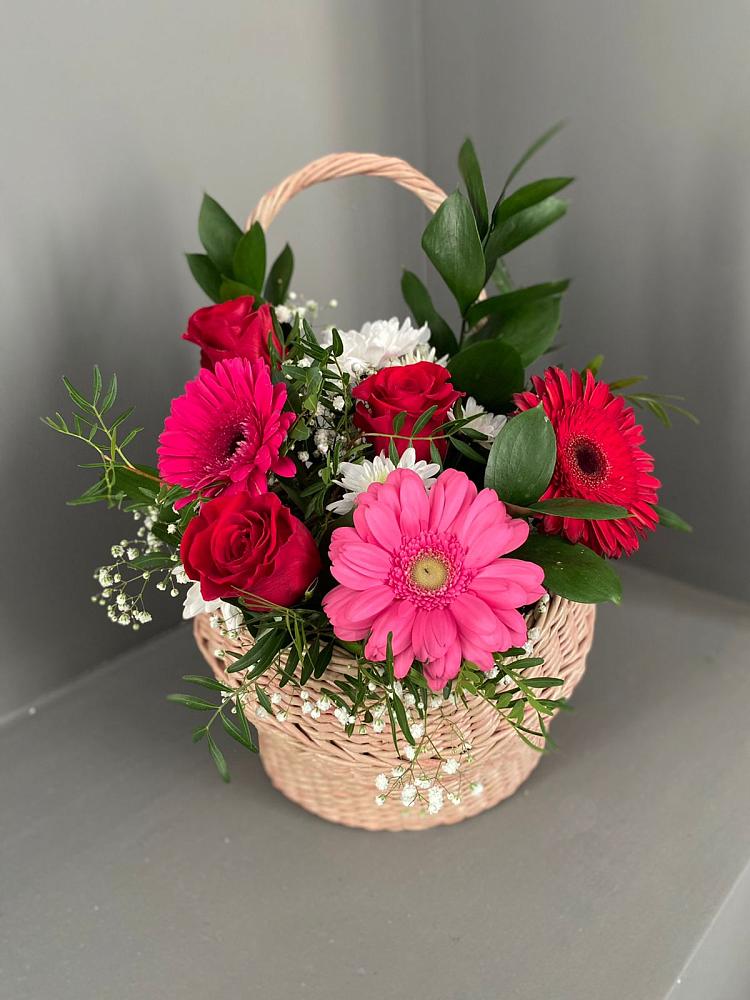 Цветочная композиция из Розы, Хризантемы и Герберы в корзине в Измайлово