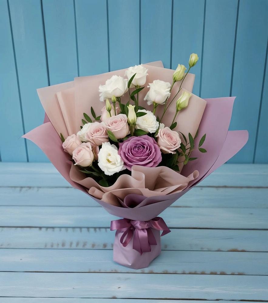 Букет цветов из: Розы и Лизиантусы в Измайлово